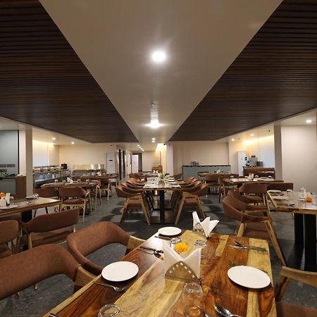 Clarks Inn Suites ชัยปุระ ภายนอก รูปภาพ