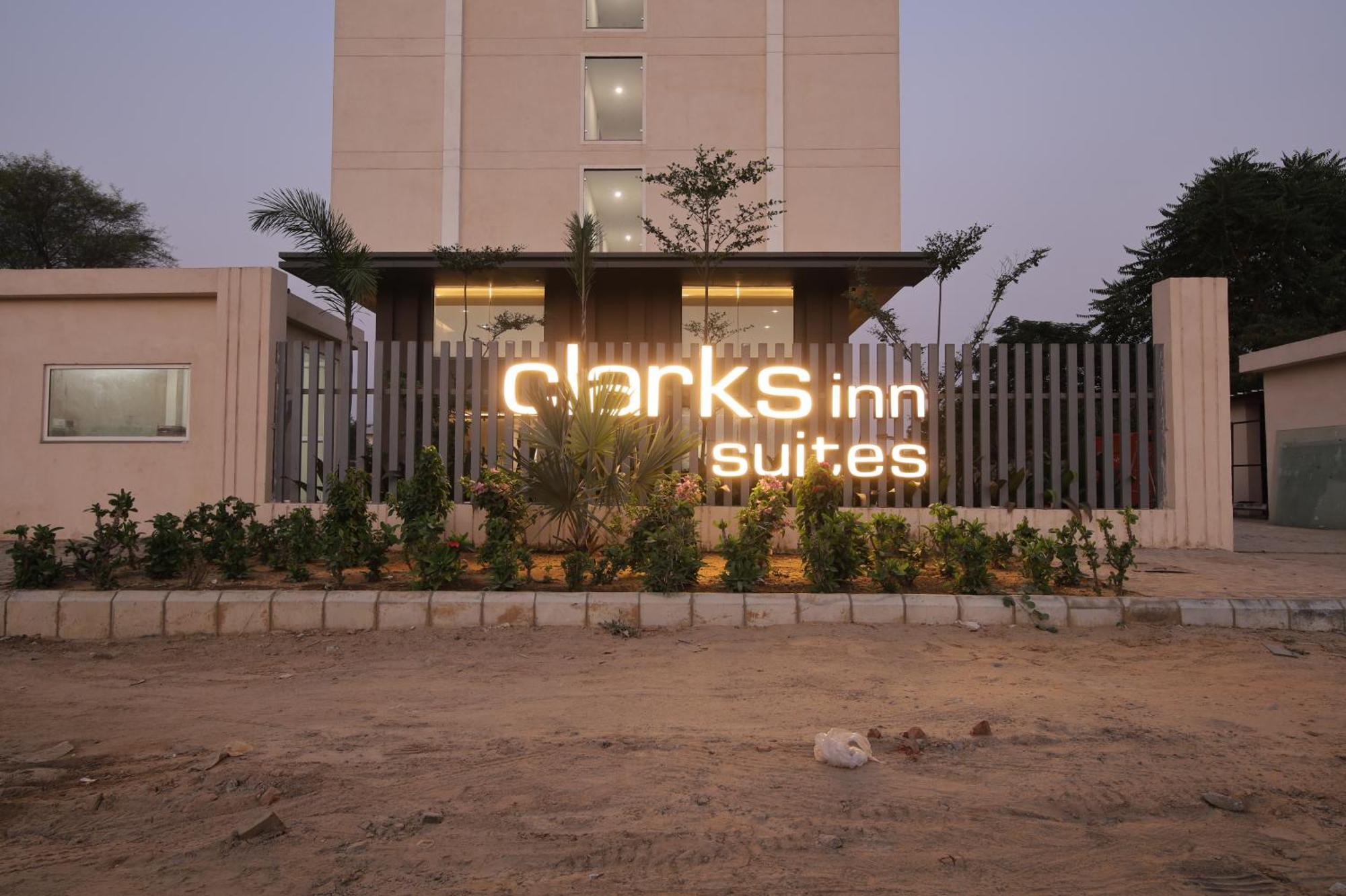 Clarks Inn Suites ชัยปุระ ภายนอก รูปภาพ